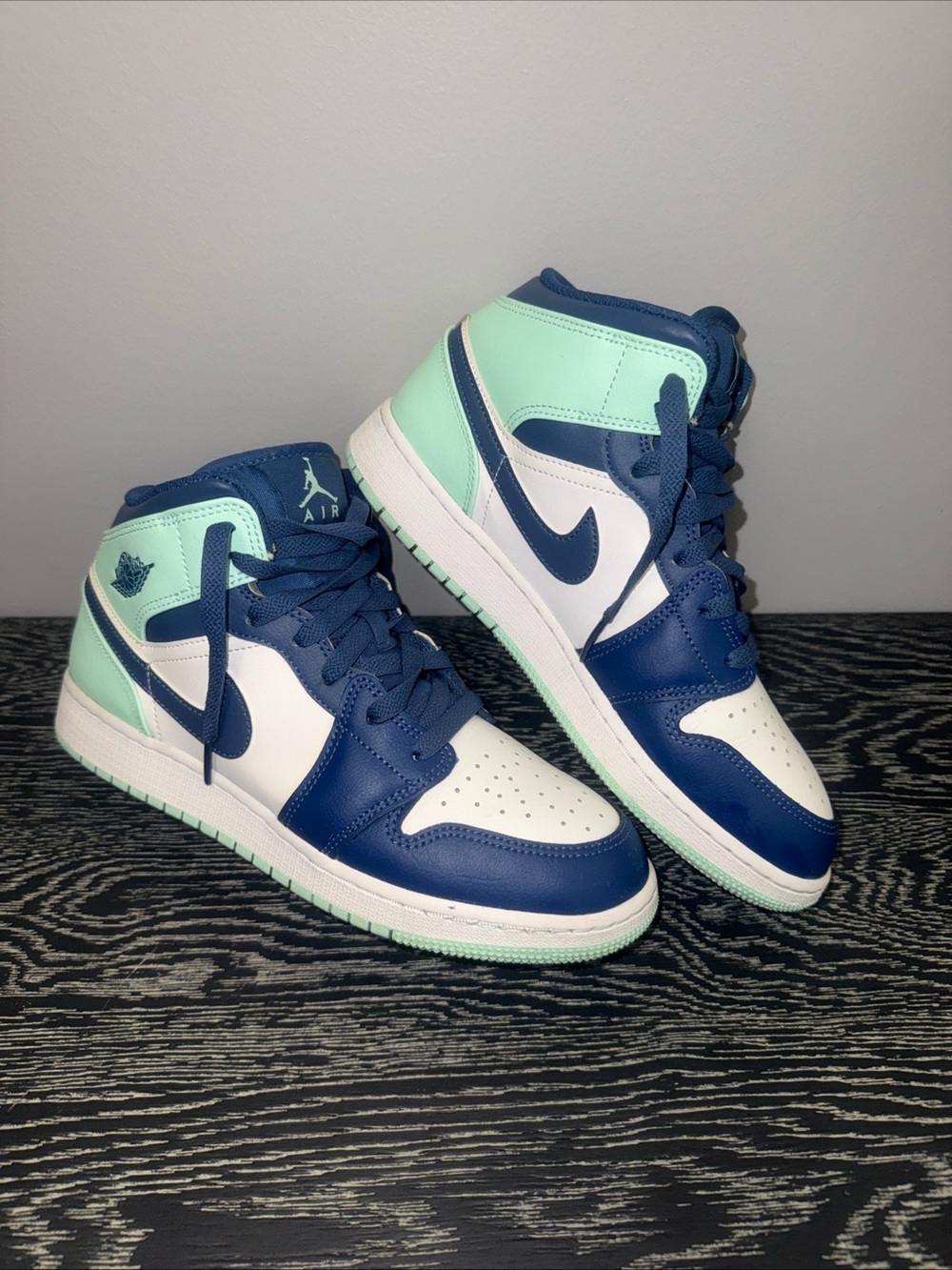Nike Air Jordan 1 Mid Blue Mint Youth Size 7Y Basketball Sneakers Athletic Shoes